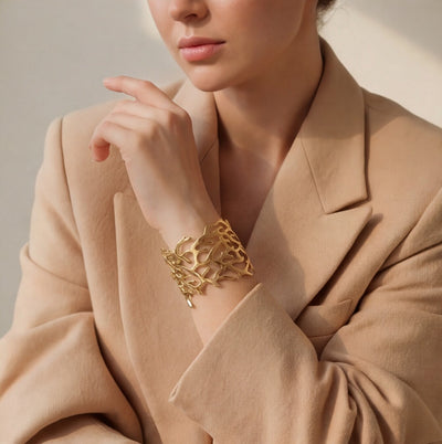 أسورة الوردة المنحوتة