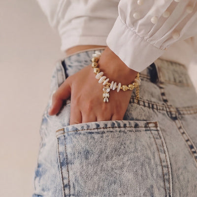 أسورة لؤلؤ وصدف البحر