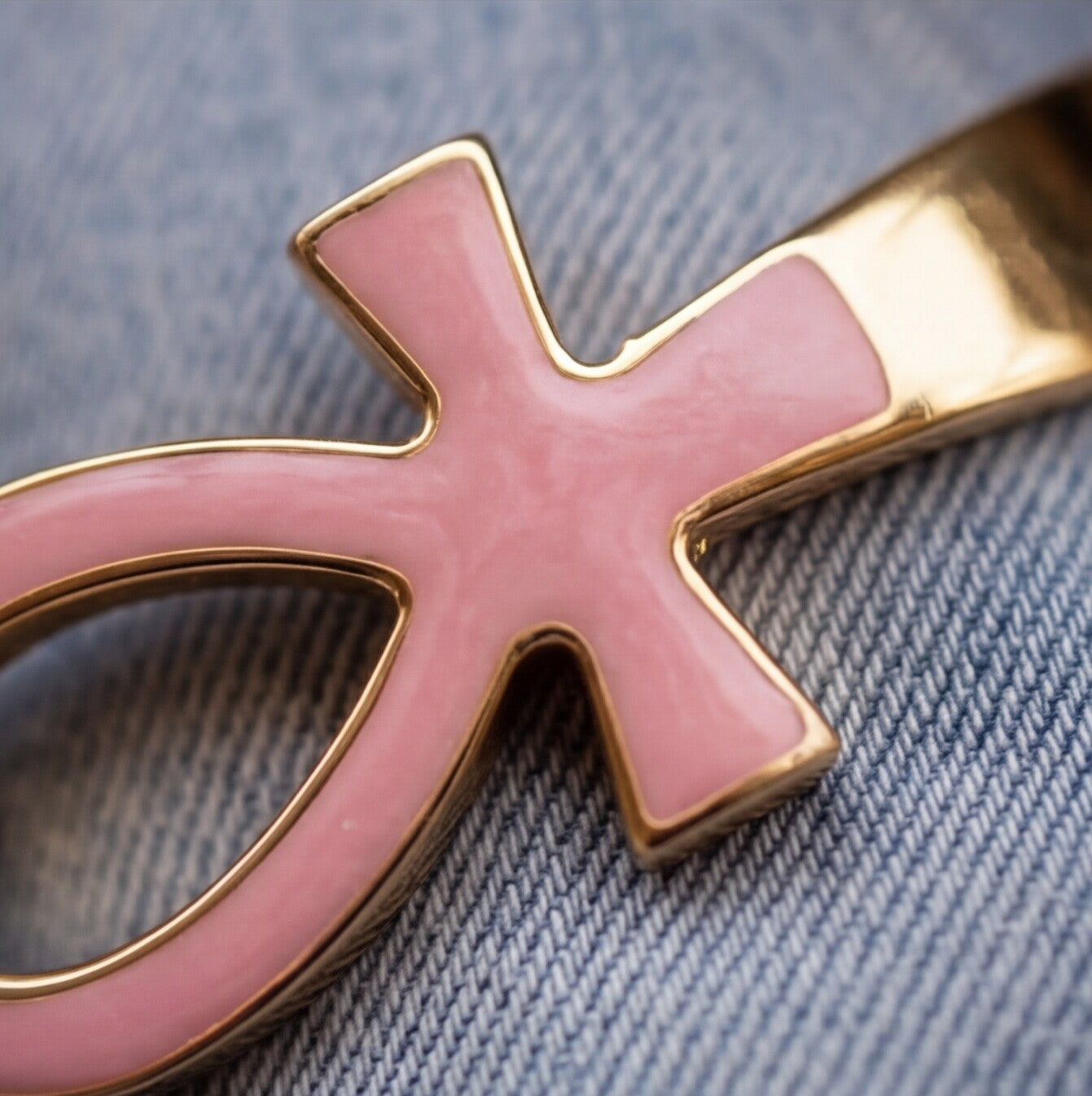 أسورة مفتاح الحياة البينك