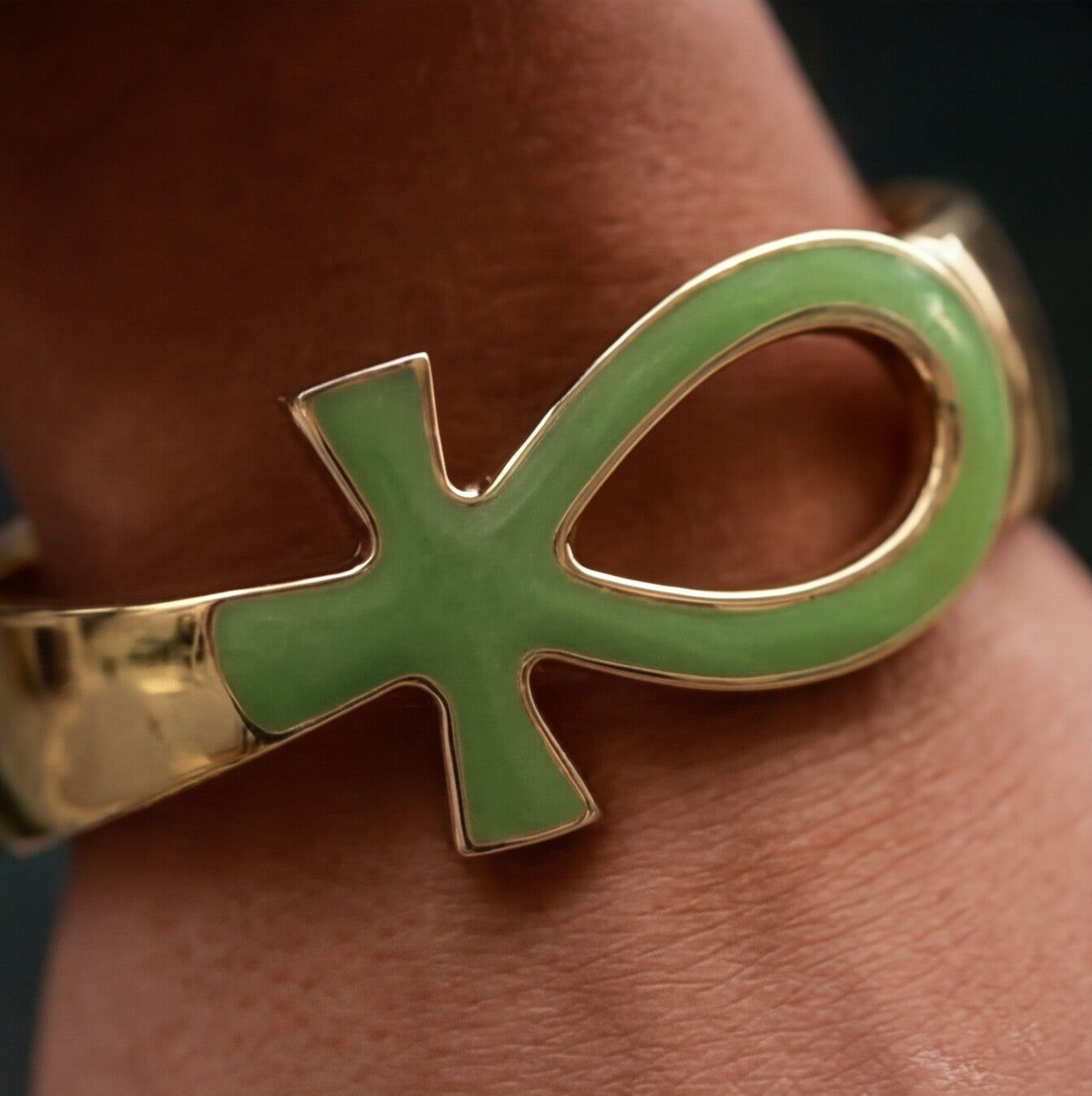 أسورة مفتاح الحياة الأخضر