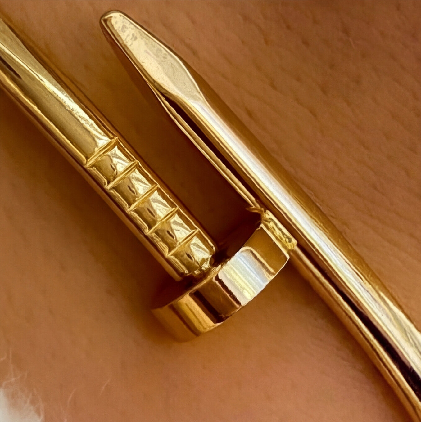 أسورة كارتير مسمار - Cartier