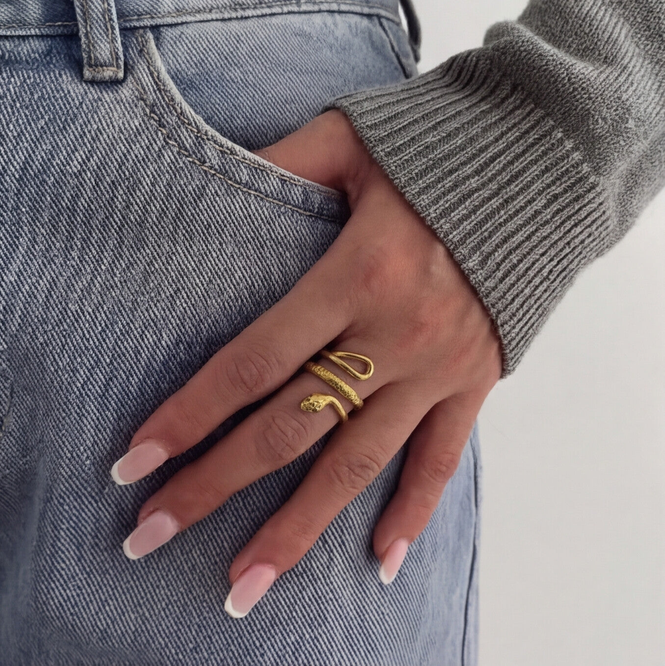 خاتم التعبان الفرعوني