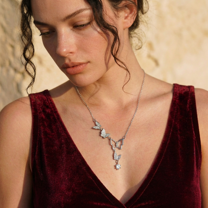 سلسلة فراشات الفضة