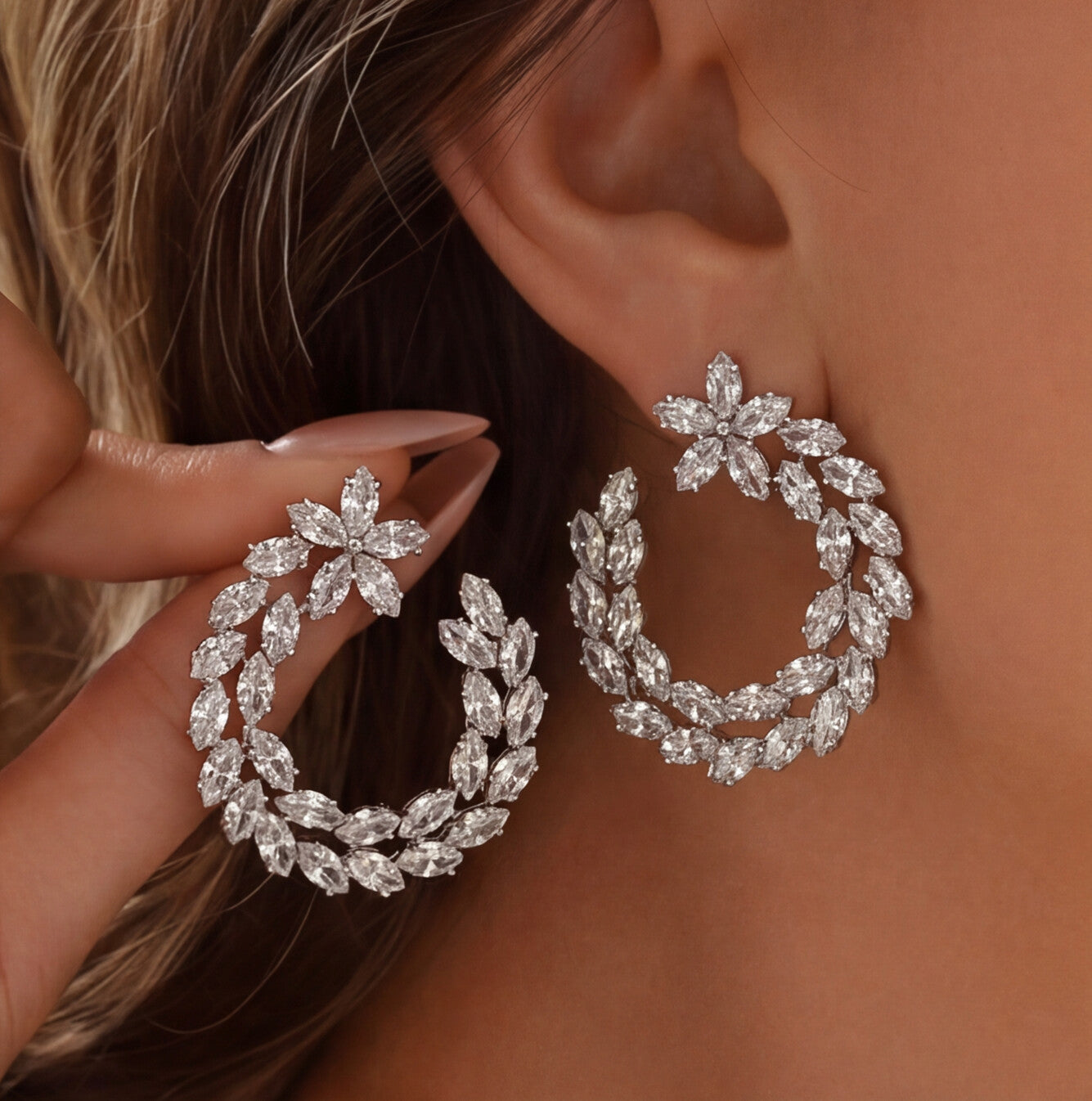 حلق الحلقة الدهب الكبيرة