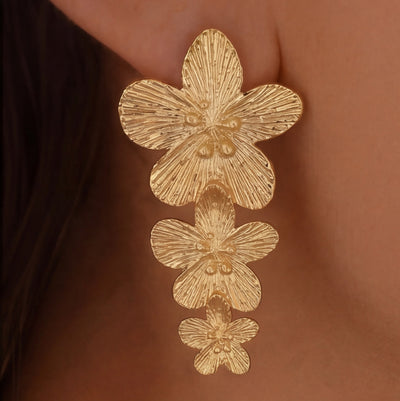 حلق الكلوفر الوردي الدهب