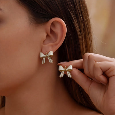 حلق الكلوفر الأبيض بحافة دهبية