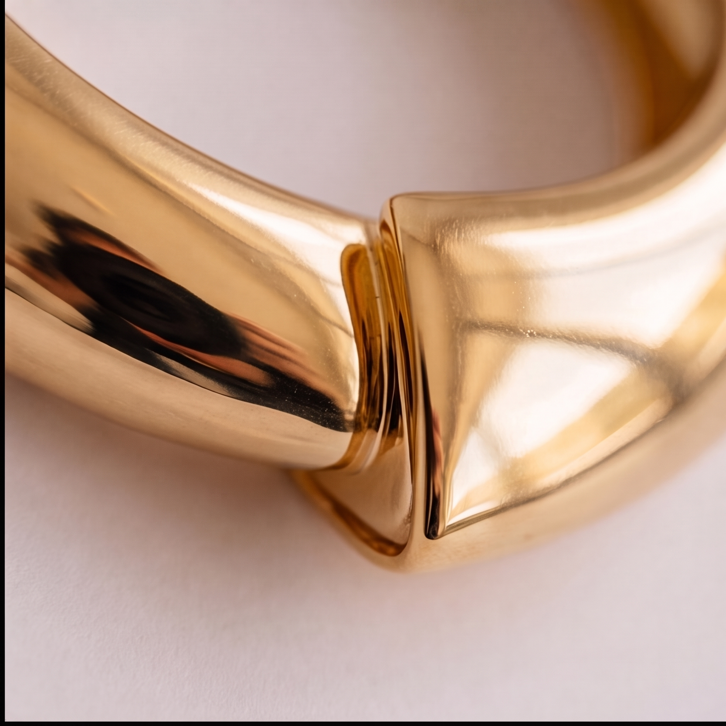 أسورة بريق الذهب