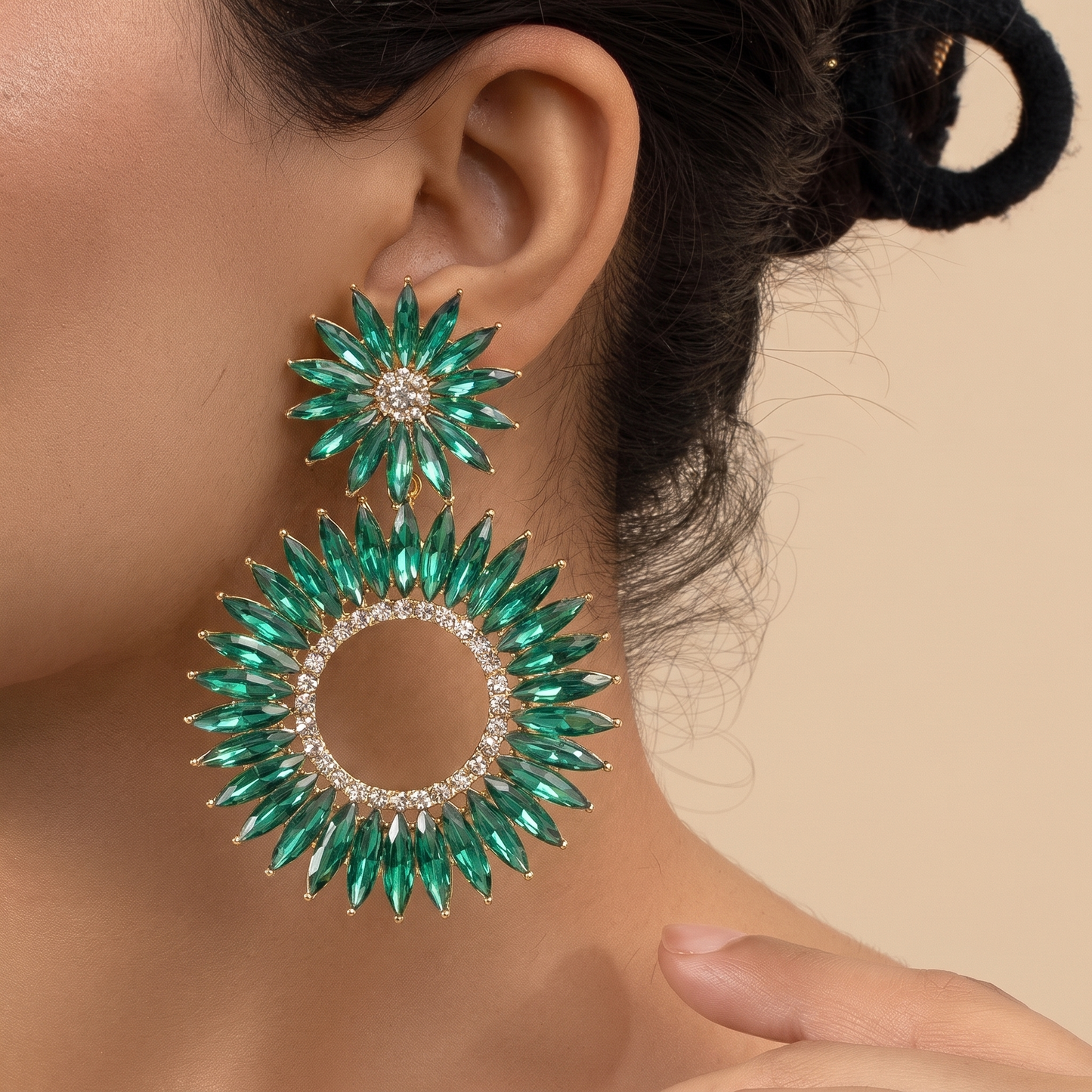 حلق زهرة الزمرد ( green )